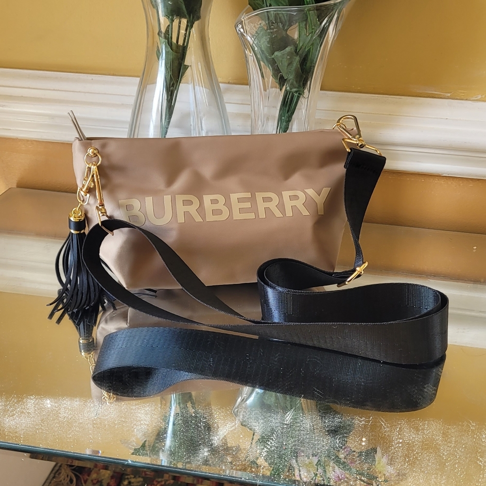 Burberry - Picture 12 of 15